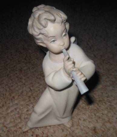 REDUCED!!  Lladro angel 1
