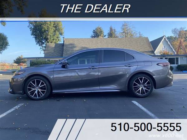 2022 Toyota Camry SE    1