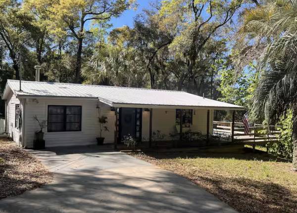 2/1 Waterfront house
$320,000 2/1 Waterfront house
$320,000