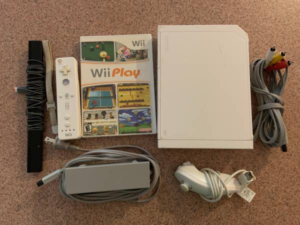 Nintendo Wii with Wii Play (8 games in 1) Tested & Working 1