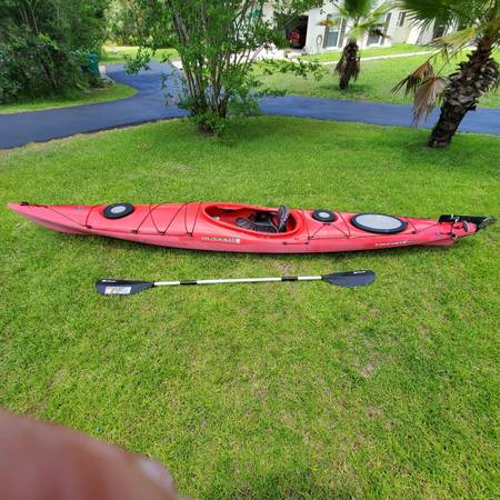 Wilderness Systems Tsunami 140 Kayak con timón - $525 (Lecanto)63438493147139124