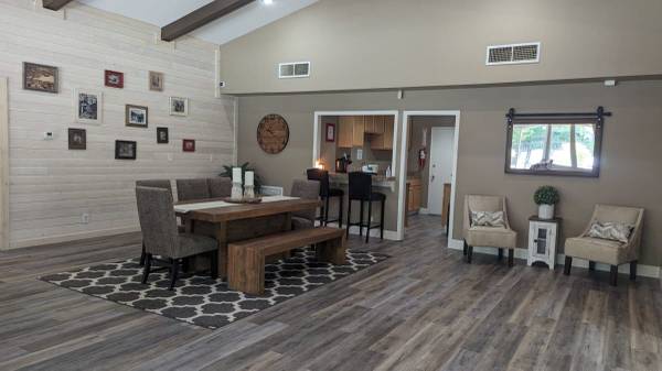 $2.056 / 2 habs - 875 pies² - 2 dormitorios, suelos de madera laminada, ubicado en Sacramento (11325 Quartz Dr, Sacramento, CA)63228526149505121