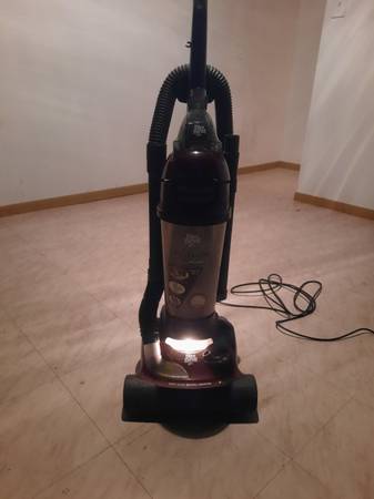 Dirt Devil upright vacuum 1