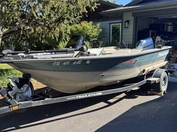 2001 Tracker Pro Deep V-16 Fishing Boat w/ 2024 Honda 60HP 1