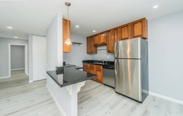 $2,950 / 2br - 866ft2 - 4099 Howe Street #102, Oakland | First Month's Rent Free! (oakland piedmont / montclair)63850008805379120