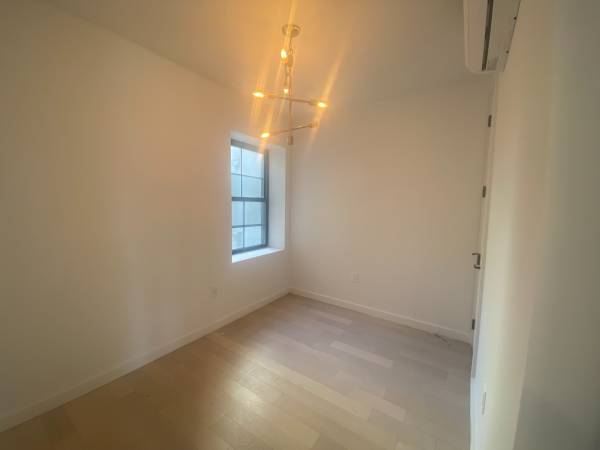 $2,999 / 1hab - 600ft2 - ¡1 HABITACIÓN SUNTOZA / CONVERTIBLE EN 2 HABITACIONES! LAVANDERÍA EN LA UNIDAD! UBICACIÓN PRIVILEGIADA! CERCA DEL METRO!! (East Williamsburg)63698533570945124
