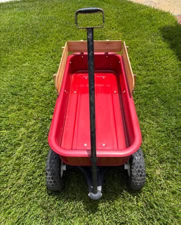 Wagon Radio Flyer Big Red ATW con sombrilla y almohadilla - $165 (Santa Clarita)63471472099715123