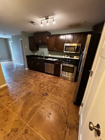 $1,600 / 4br - 3 Dormitorios Disponibles en Marcy Holmes!63868700305665121