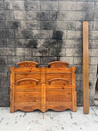 solid wood FULL/QUEEN bed set 1