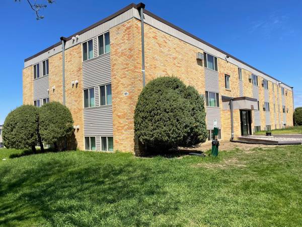 $835 / 2br - 800ft2 - Heat Paid, Great Location, Air Conditioning (505 Park Street, Minot, ND)63671822900737120
