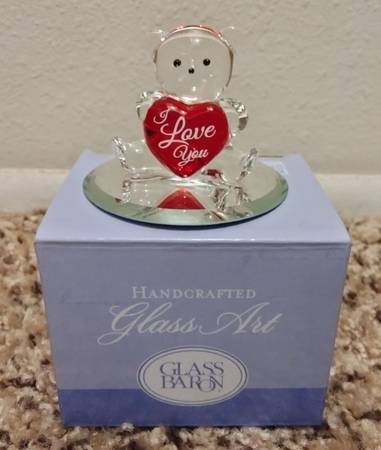 Bear Glass Figurine 1