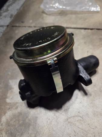 C2 Corvette Master Cylinder 1