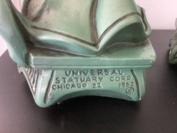 1962 Chicago Vintage Universal Statuary Corp Asian Figurines