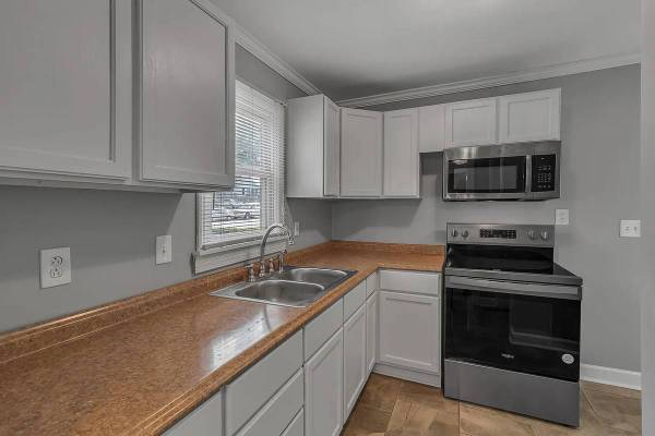 $755 / 2br - Just-in ready, this 2-bedroom, 1-bath home has been thoughtfully refre (Nashville)63680282134659120