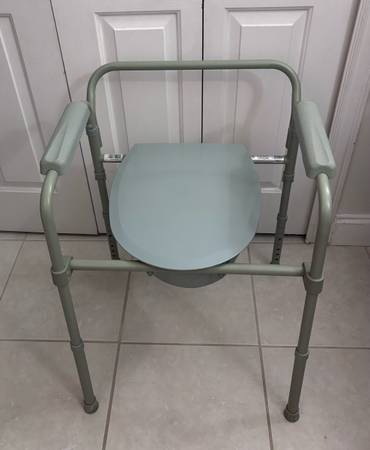 Bedside Commode / Portable  Toilet + 50 liners 1