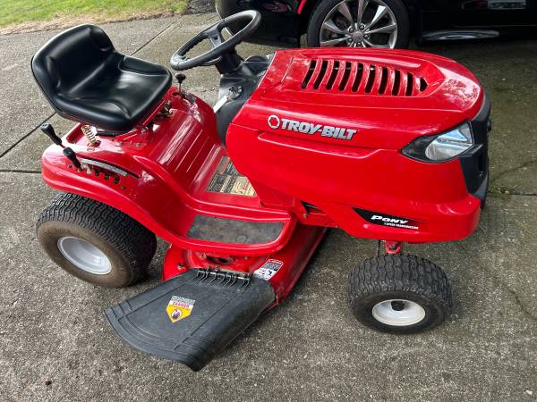 Troy Bilt Riding Mower 1
