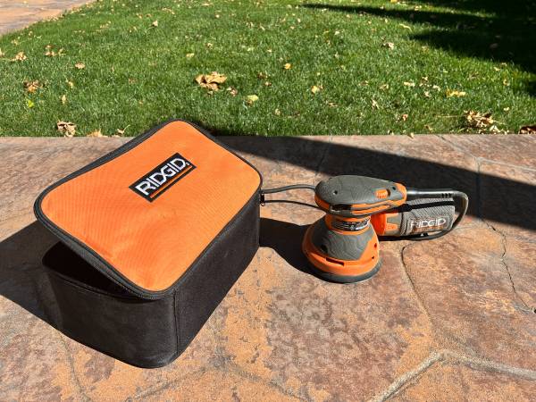 Ridgid Circular Sander with Vacuum 1
