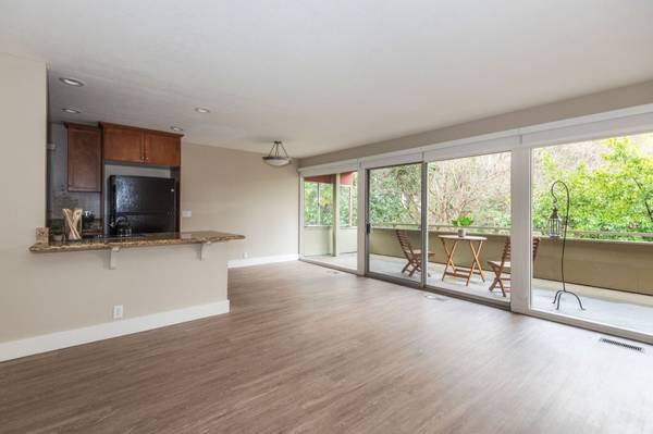 $4,395 / 2br - 1114ft2 - Get 4 Weeks On Us! Call About Specials Today (los gatos)63682796180099124