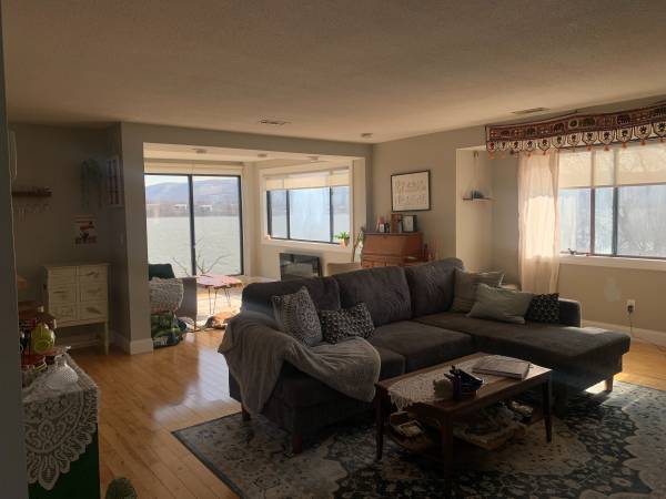 $1,200 / 2br - Private room available in 2-bedroom apartment in Newburgh (Newburgh)64151599398657123