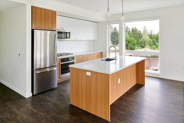 $1,619 / 1br - 638ft2 - Off Street Parking, Sky deck with gas BBQ Grill, Walk In Closets (Multnomah Village)63777385082115120