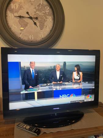 40-inch TV with Amazon Fire Stick 1