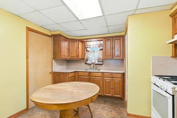 $1,250 / 3br - Charming 3 Bed 1.5 Bath Home on Spacious Double Lot (Newark City, NJ)64053874259459120