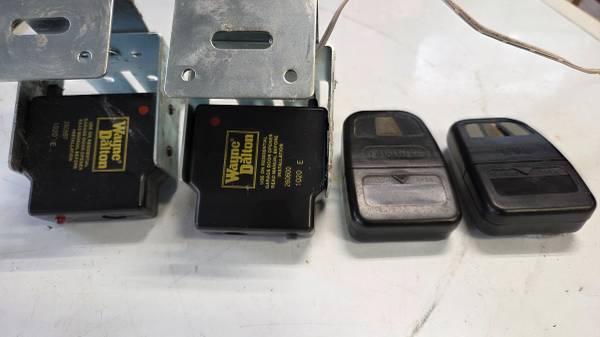 Wayne Dalton Garage Door Opener Safety Beam Sensors + Remote control 1