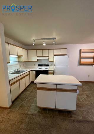 $1,600 / 4br - 4 Dormitorios 1211 South Dewey St Unidad 4 - Disponible junio de 2026 (Eau Claire, WI)63845960268929122