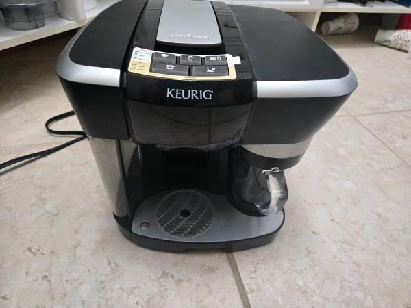 Keurig/Lavazza Coffee Maker 1