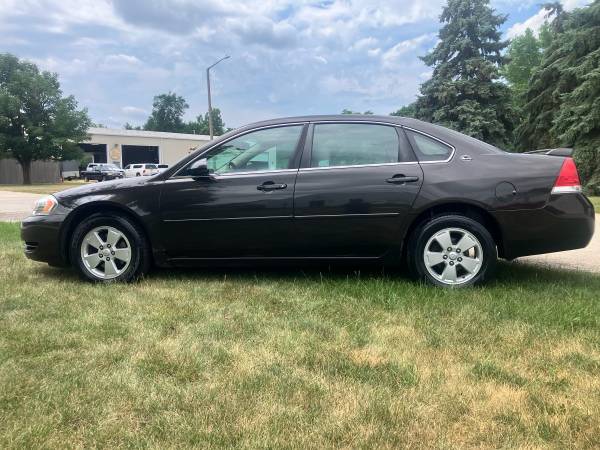 2008 Chevy Impala LS Leather  Sun roof - $2,800 (Shorewood)63618696495745122