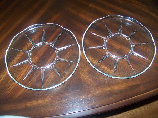 2 Glass Serving Platters 1