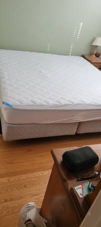 Very Nice SEALY Hot Spring King Bed 1