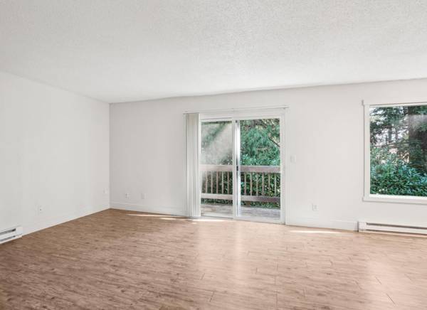 $1,495 / 2br - 1 MONTH HALF OFF! Recently Updated Interiors, Pets Welcome + Two Bed (Halsey & I-84)63914738813955124