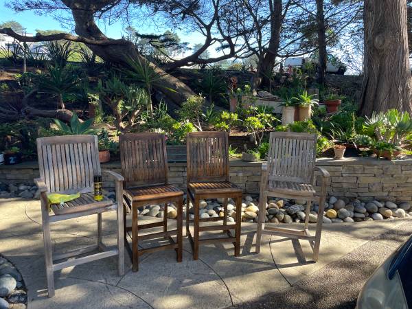 4 Durable Outdoor Bar Stools - Must Go! 1