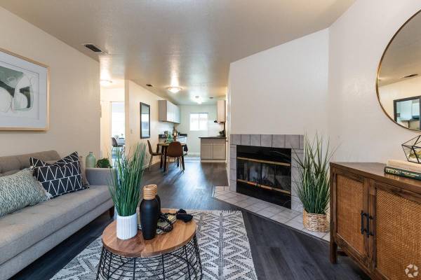 $2,249 / 2br - 900ft2 - Pet Friendly, Ideal Location, 1 & 2 Bedroom Apartments (santa rosa)63824664324609123