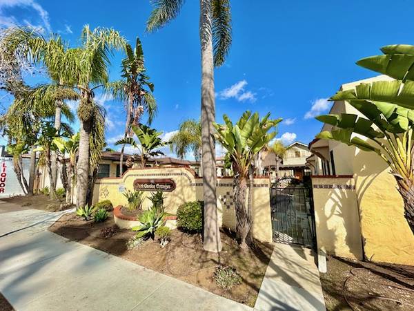 $1,850 / 1br - 500ft2 - Linda cabaña vintage en patio, estacionamiento, cerrada (4577 Park #2) (University Heights)63663820111619120