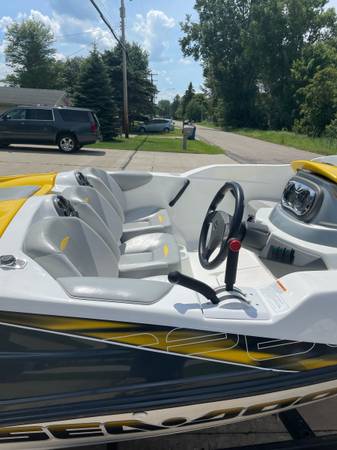 SEA DOO jet boat - $9,000 (Washington)63471299614851121
