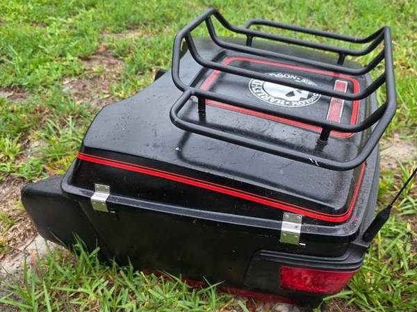 Road King Trunk w/ Quick Release 1