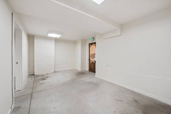 $2,995 / 1347ft2 - ADA Accessible ground floor retail/office space available now (lower haight)64203021362179123