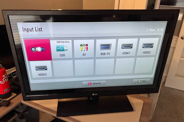 LG 42" Pro:Centric LCD / LED Widescreen HDTV 1