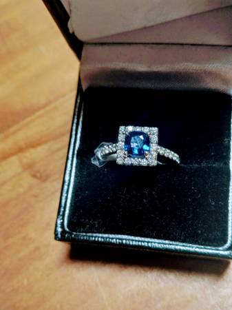 1 CT sapphire & diamond  ring 1