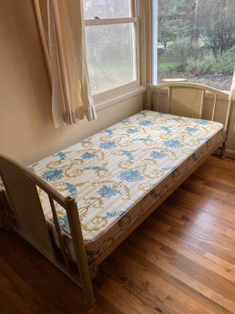 Free Single Bed Box Spring and Mattress 1