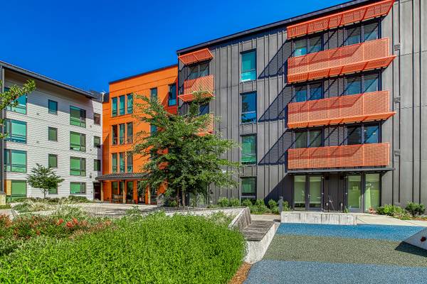 $1,425 / 2hab - 751ft2 - Gestión en el lugar, 2/hab 1/BA, Ubicado en Portland (928 NE 162nd Ave, Portland, OR)63842023419265121