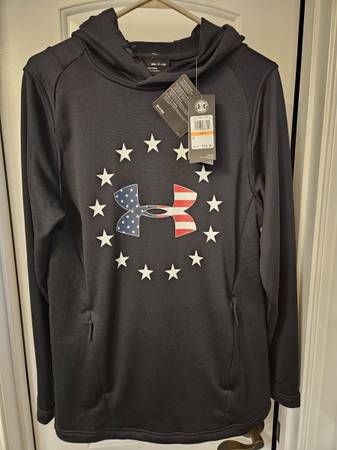 Under Armor hoodie small slim fit 1