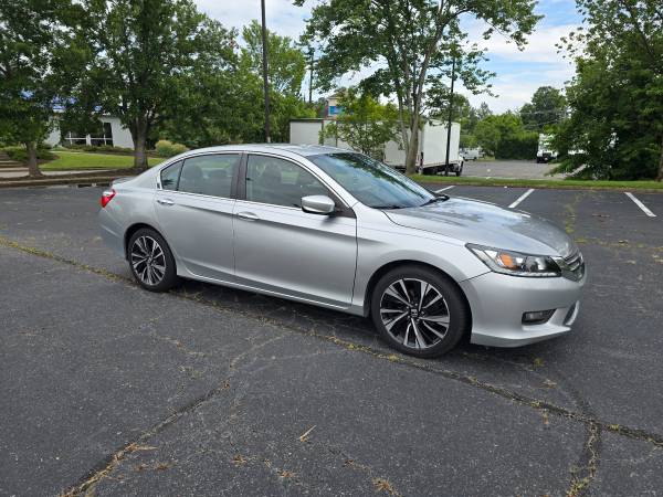 2015 Honda accord sport - $8,90063616225321857123