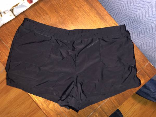 Woman's Swimsuit Bottoms - Size 16 - Never used 1