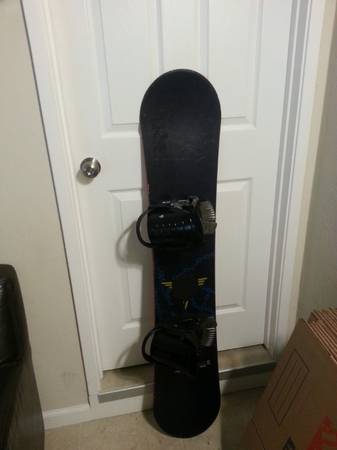 World Industries 139cm Snowboard and bindings 1