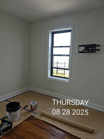 $1,500 / 3br - SPACIOUS BEDROOM FOR RENT- SKYLINE VIEW, BRIGHT & UNFURNISHED (Maspeth)63689591356291123