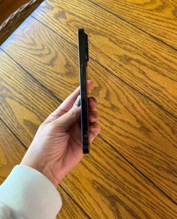 Iphone 14 pro max 1