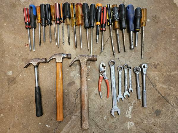 30 Hand Tools - Screwdrivers, wrenches, and hammers 1